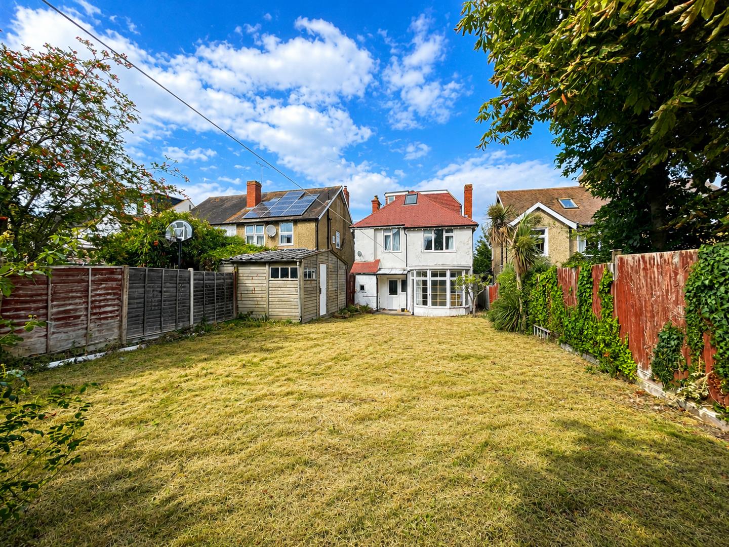 Hawthorn Road, Sutton